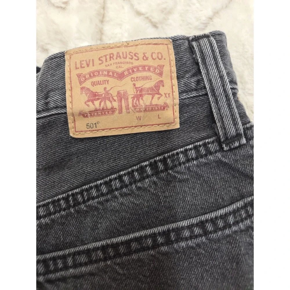 Levi Strauss & Co. 501 Women's Black High Waist Cutoff Denim Shorts W25